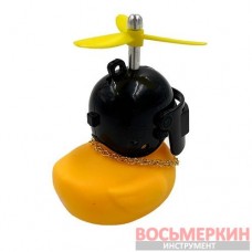 Игрушка Утка в черном шлеме на торпеду авто